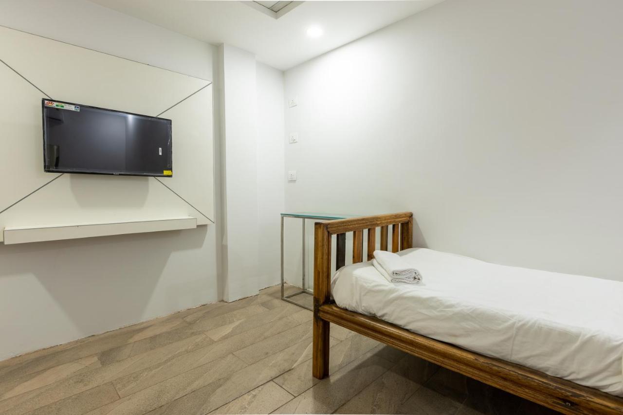 The Grand Monarch Hotel, ウッジャイン エクステリア 写真