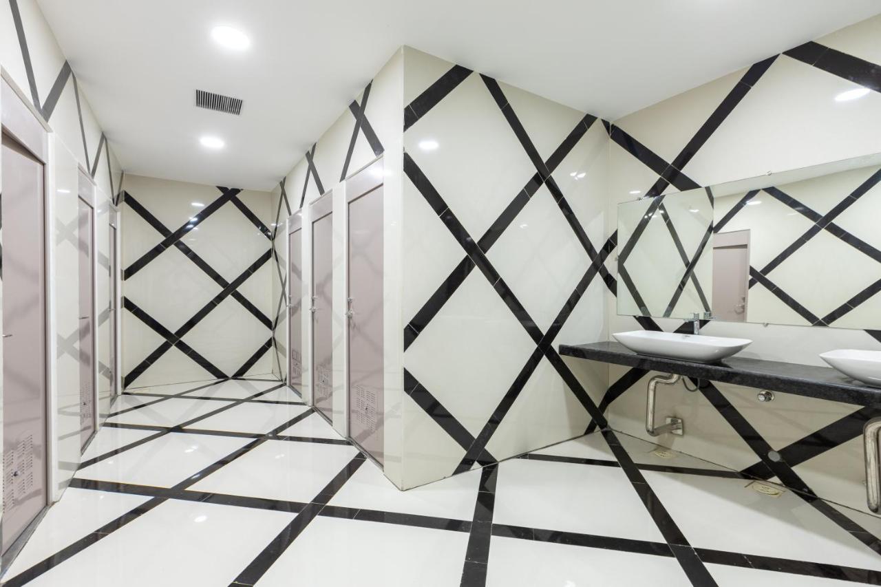 The Grand Monarch Hotel, ウッジャイン エクステリア 写真