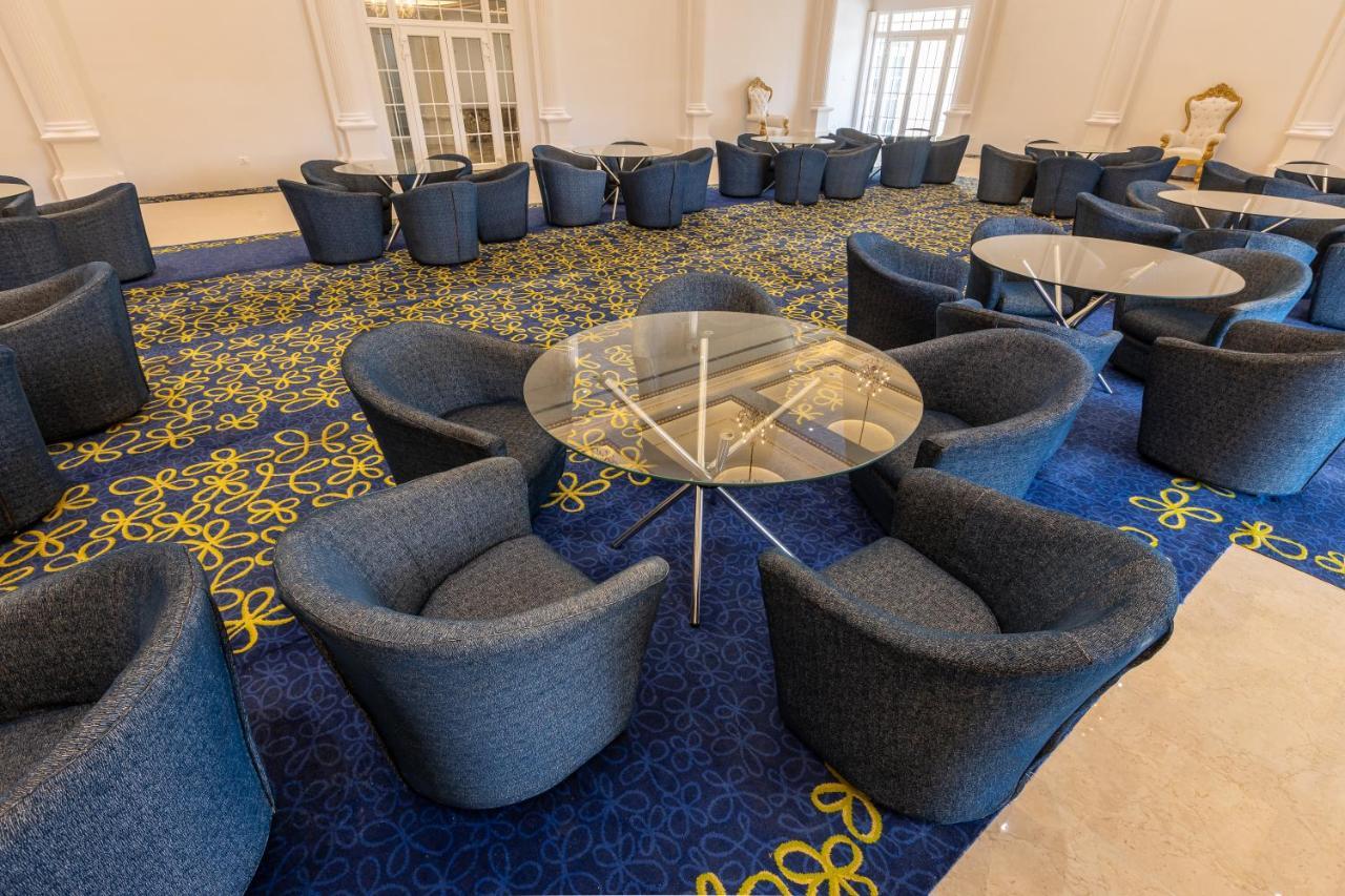 The Grand Monarch Hotel, ウッジャイン エクステリア 写真
