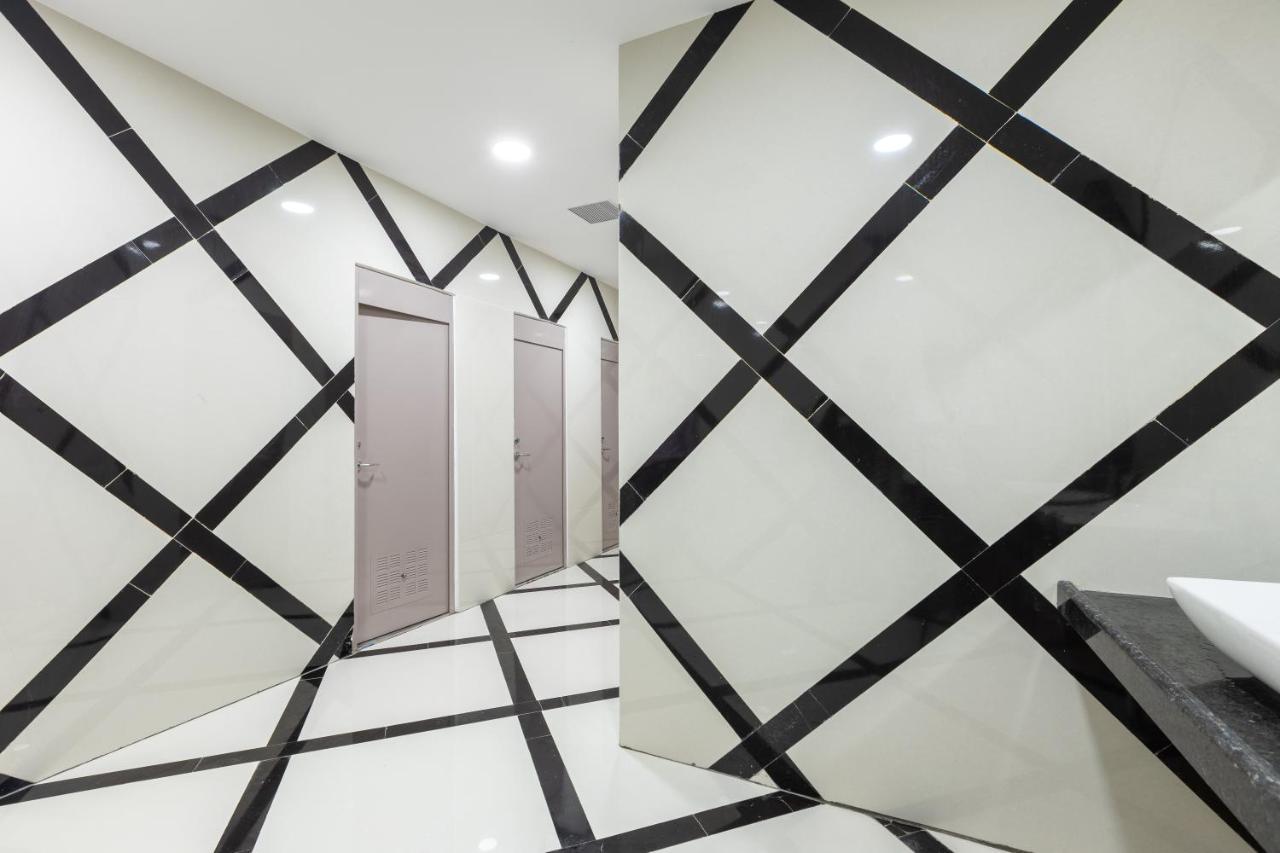 The Grand Monarch Hotel, ウッジャイン エクステリア 写真