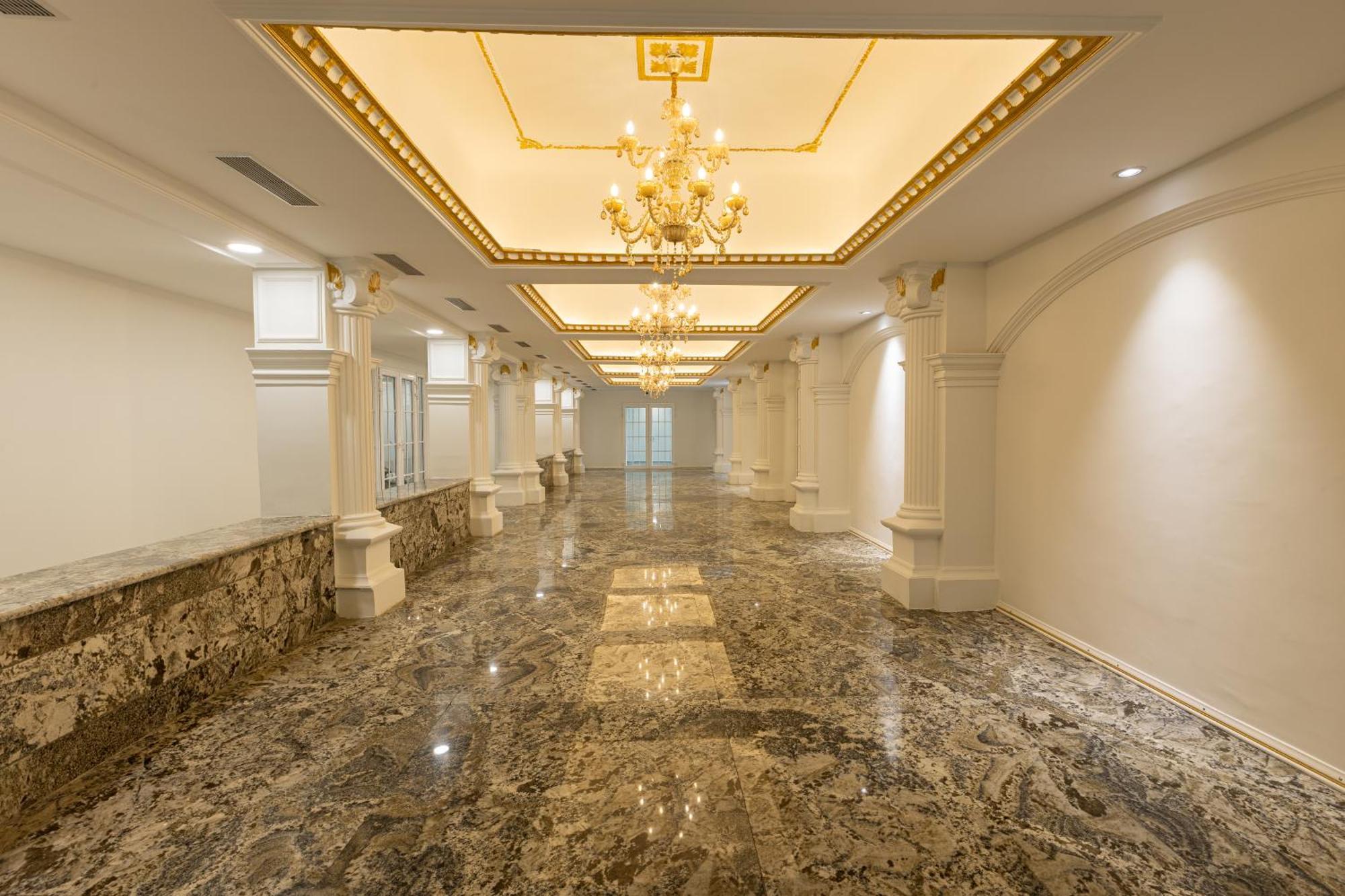 The Grand Monarch Hotel, ウッジャイン エクステリア 写真