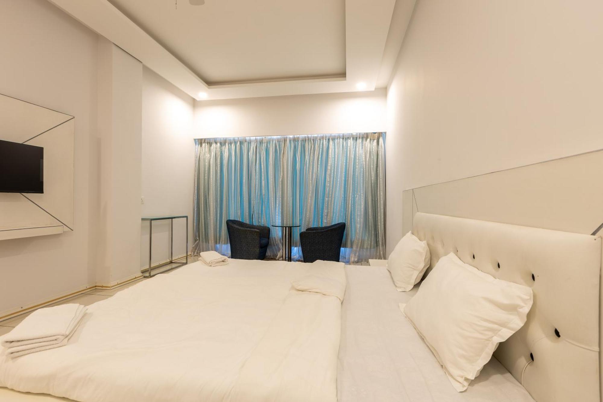 The Grand Monarch Hotel, ウッジャイン エクステリア 写真